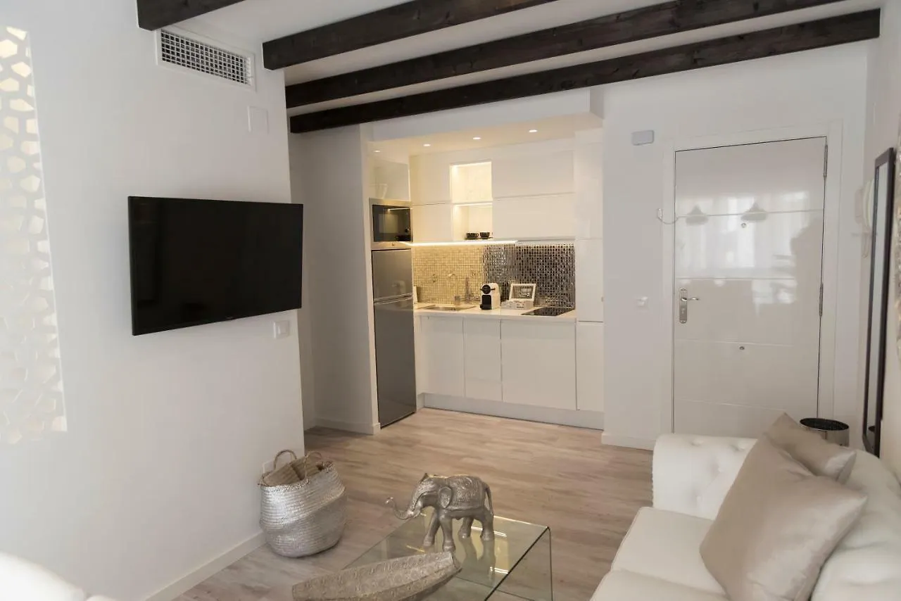 Cosy Flat - City Center - Parking Free Malaga 0*,