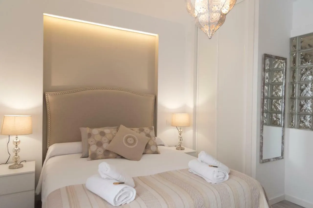 Cosy Flat - City Center - Parking Free Malaga 0*,