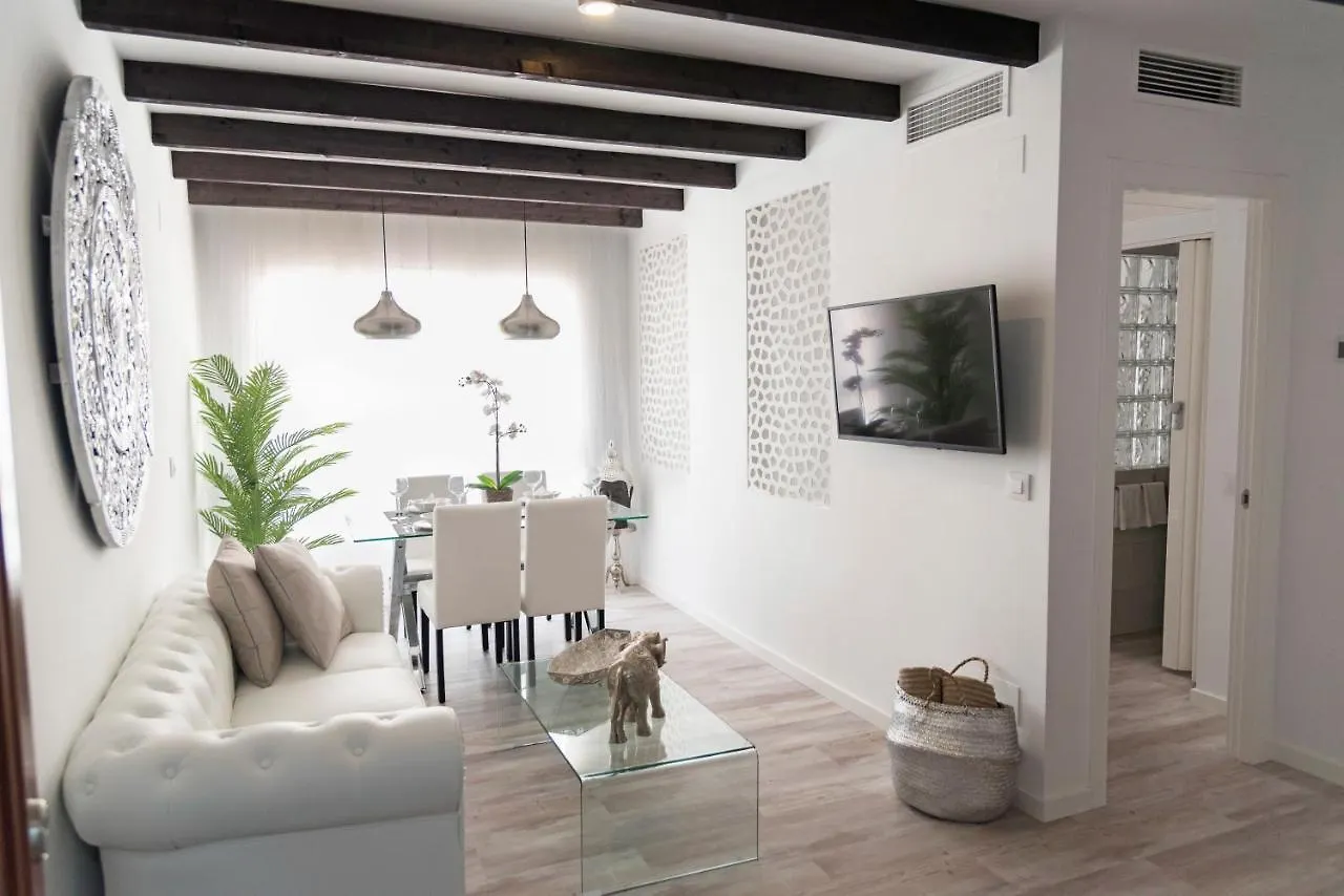 Cosy Flat - City Center - Parking Free contacts