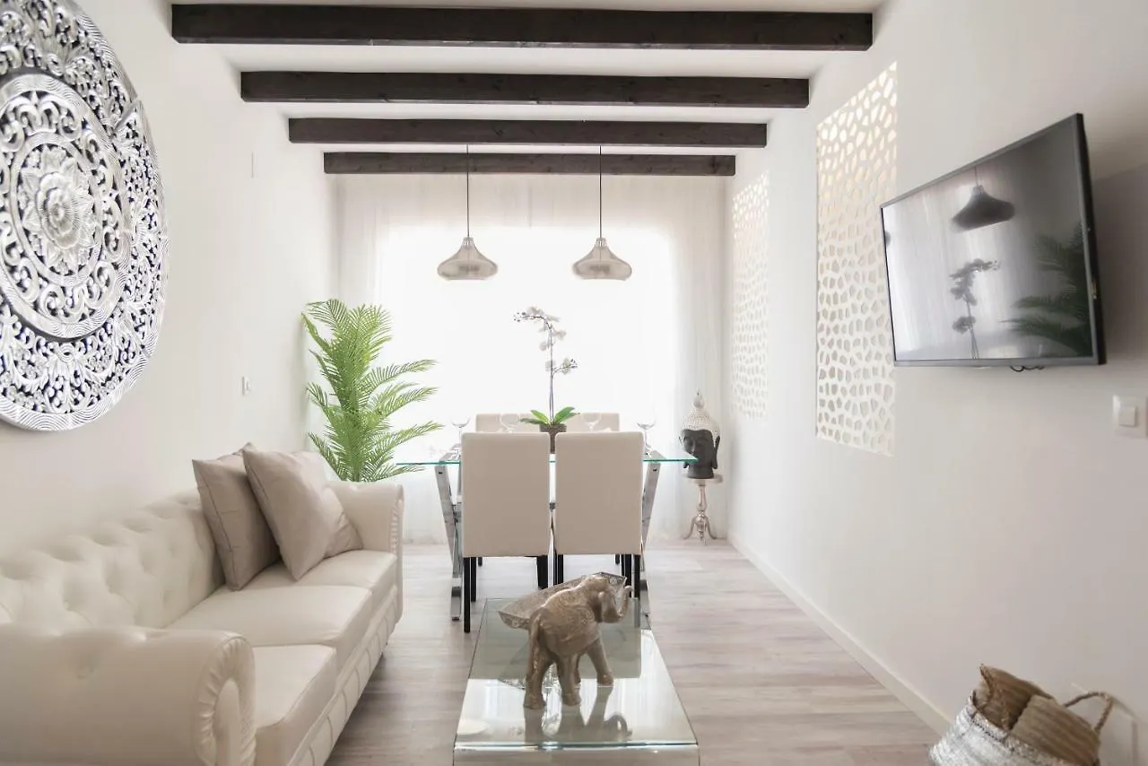 Cosy Flat - City Center - Parking Free Apartment Malaga